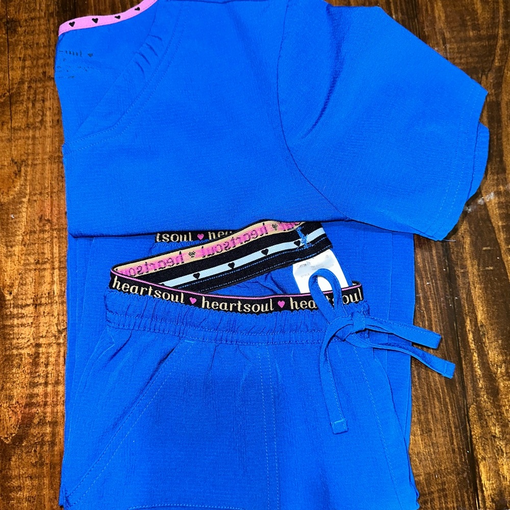 women’s heartsoul Royal scrubs size small